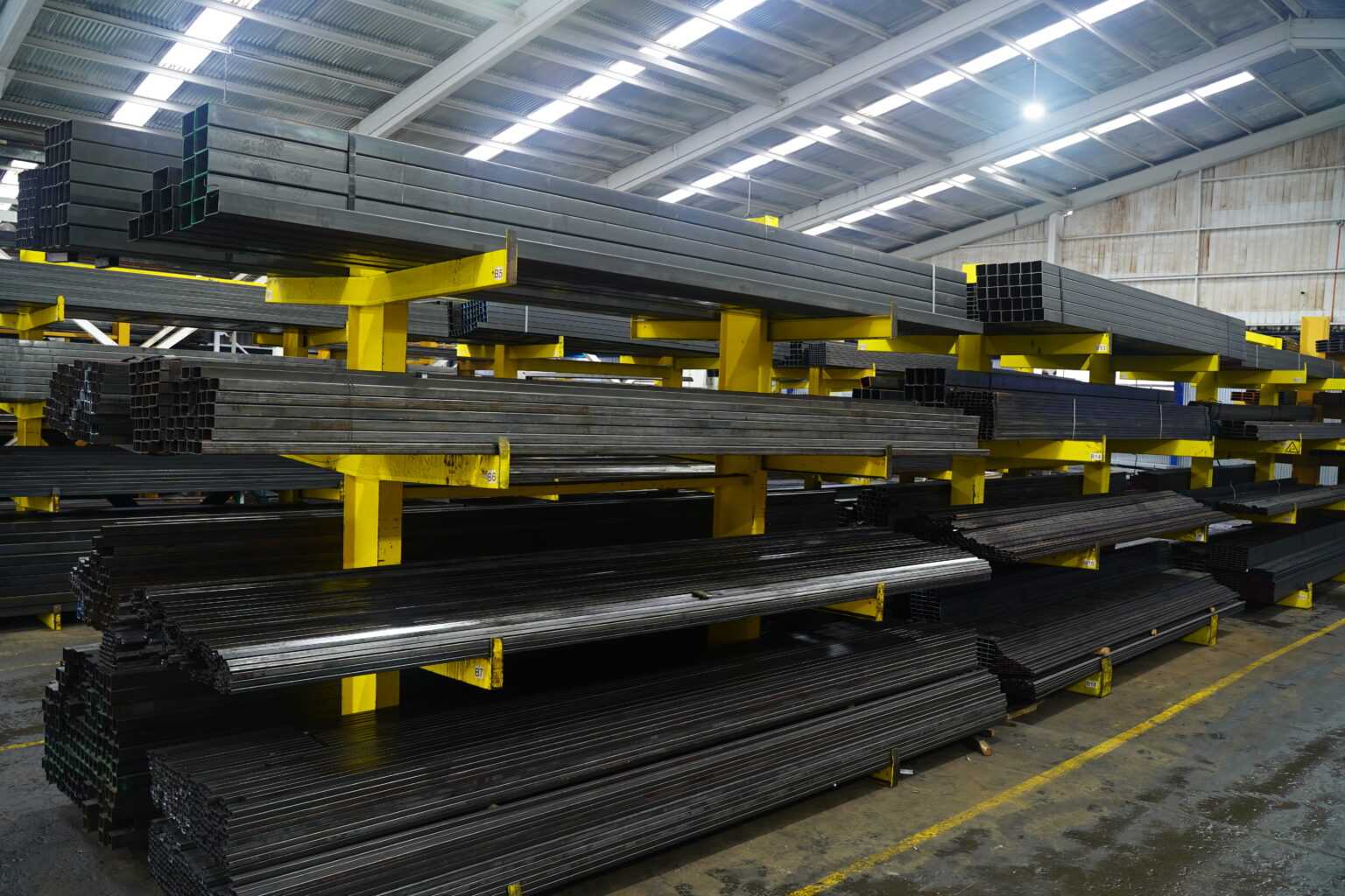 Centro de Acero y Ferretería Industrial